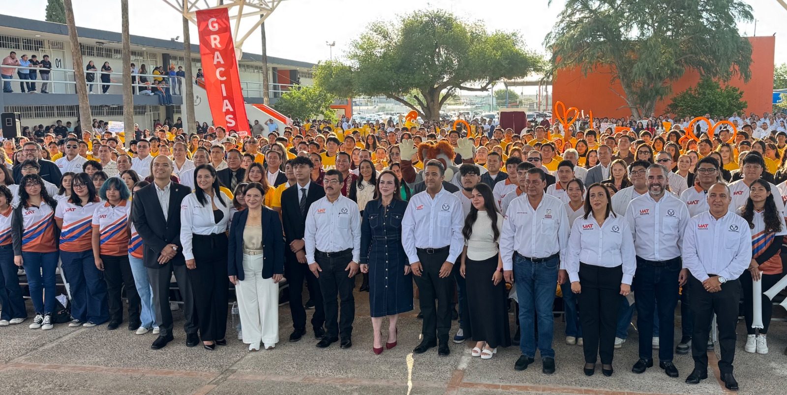La UAT y gobierno de Nuevo Laredo entregan obras a universitarios 1 27a13543 671a 44af beec 9d4dea0cc5d5 e1759185855474 1