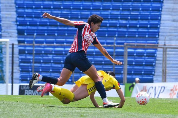 Doblete de Castro da victoria a Chivas Femenil sobre América 1 546651663 2214529478968296 5827905289231050193 n e1757886428419