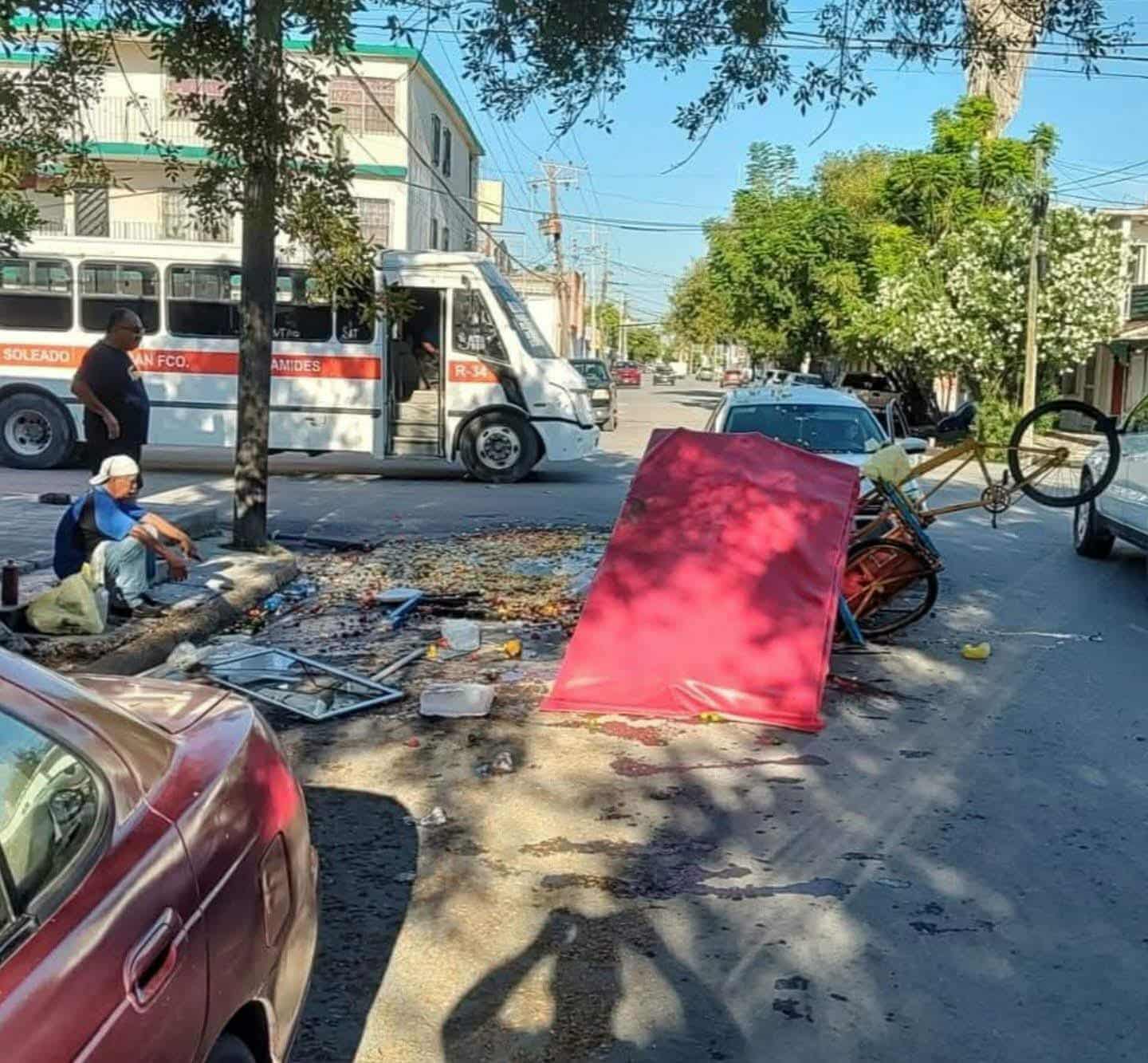 Solidaridad ciudadana rescata a don Albertino tras accidente vial 2 553096100 1135613844668828 6775413902107315033 n