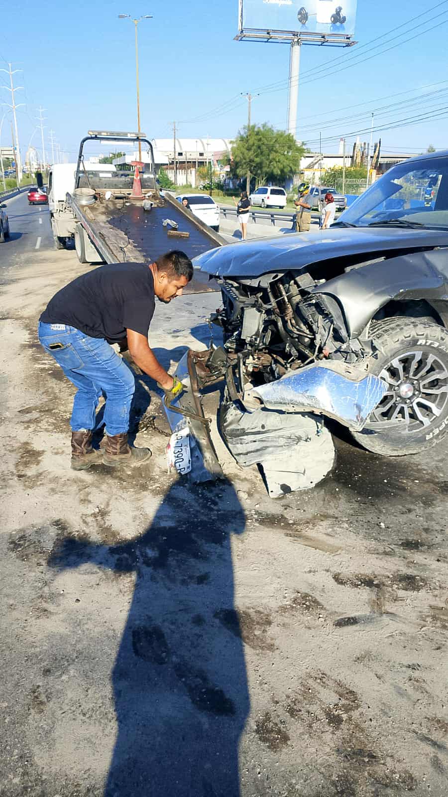 Accidente vial deja una camioneta volcada en Reynosa 1 553279134 1450179956284184 6673776392270196047 n