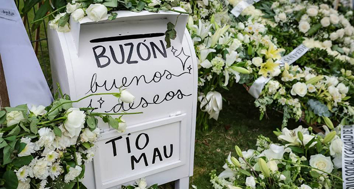 Tapizan con rosas blancas La Milarca 3 553496436 122146506806831749 4771371165214473341 n