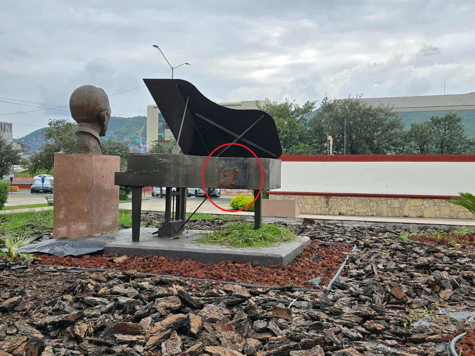 Detienen a hondureño por robar placa de estatua de Agustín Lara en Monterrey 2 554101545 4260363874220398 6463085177714370485 n