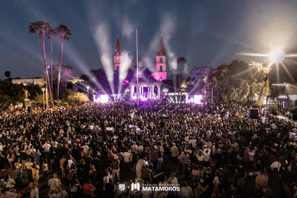 Amanda Miguel conquista Matamoros en el Festival de Otoño 1 554651507 1295168579321689 2680472284070792862 n e1760330511982