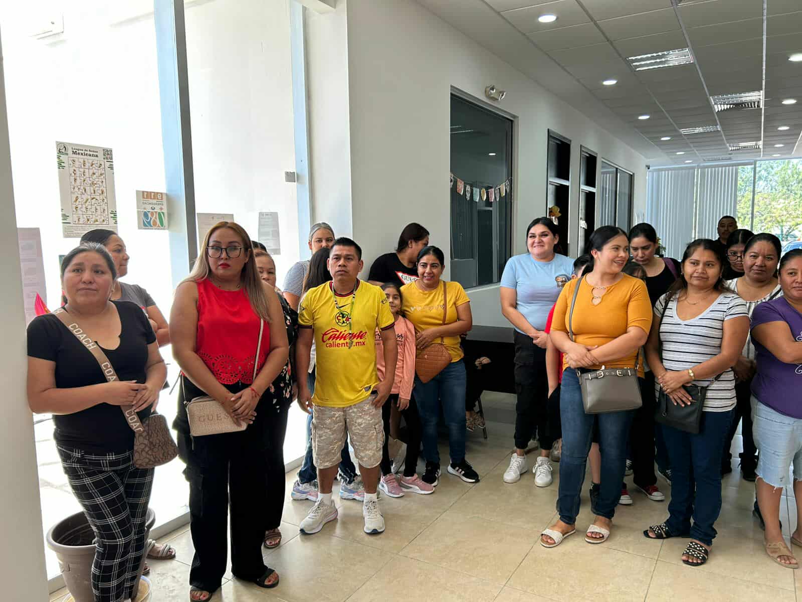 Exigen padres reposición de transformador en primaria Niños Héroes de Chapultepec 1 555079830 746220301799596 1487211656058372068 n