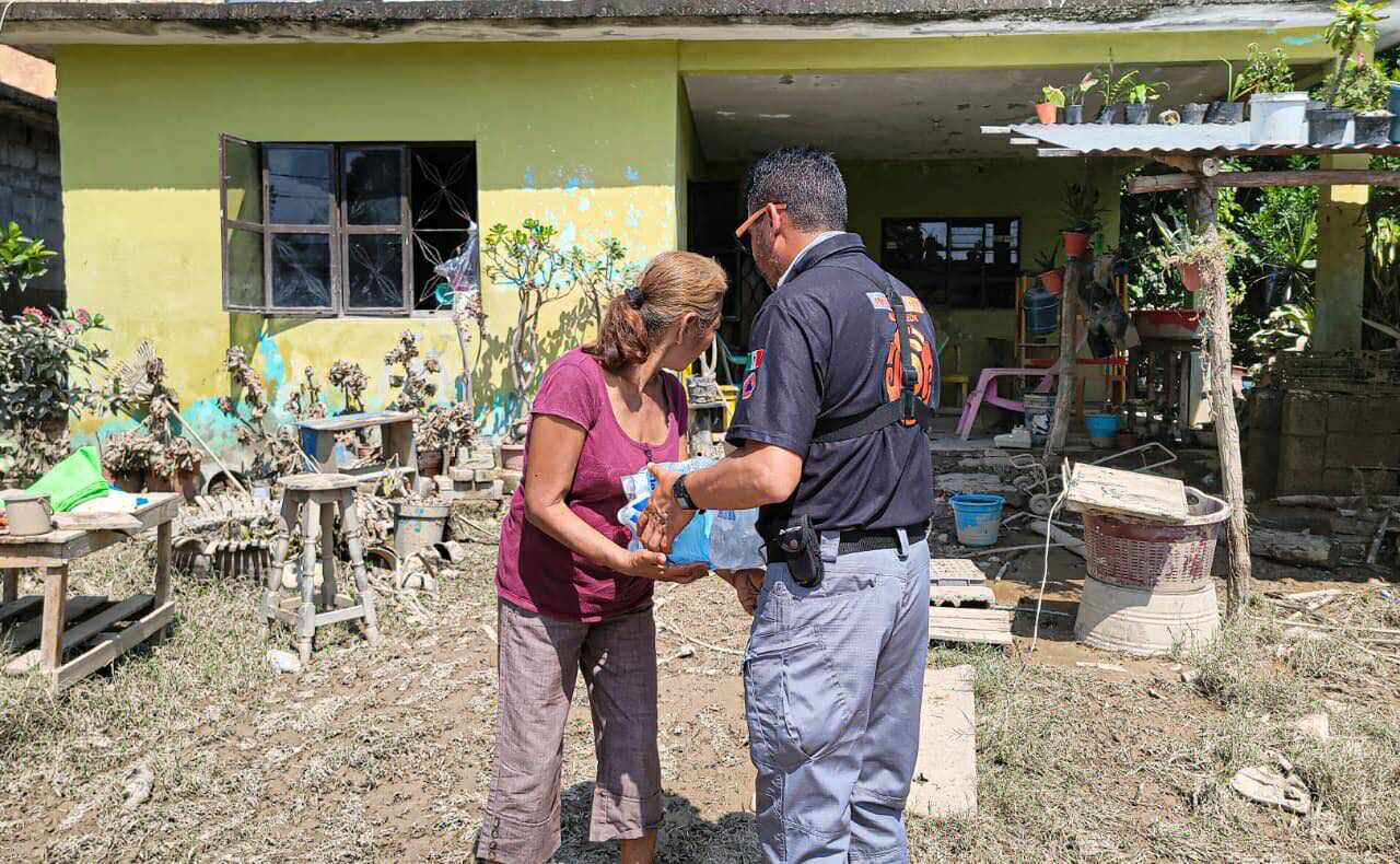 Protección Civil Nuevo León continúa apoyo aéreo en Veracruz 4 564464506 1154223523566129 1948813753378720600 n