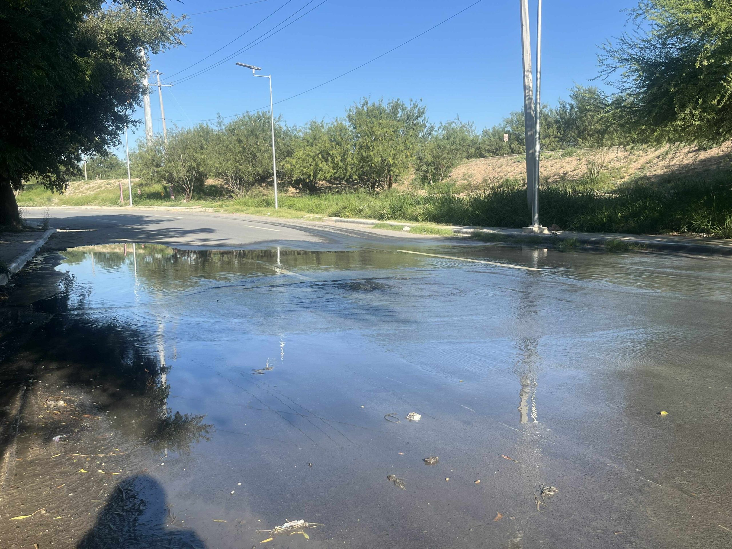 Aquejan fugas de agua sobre libramiento Luis Echeverría; Comapa ignora reportes 1 566312301 1539298147483504 1759060033625063443 n scaled 1