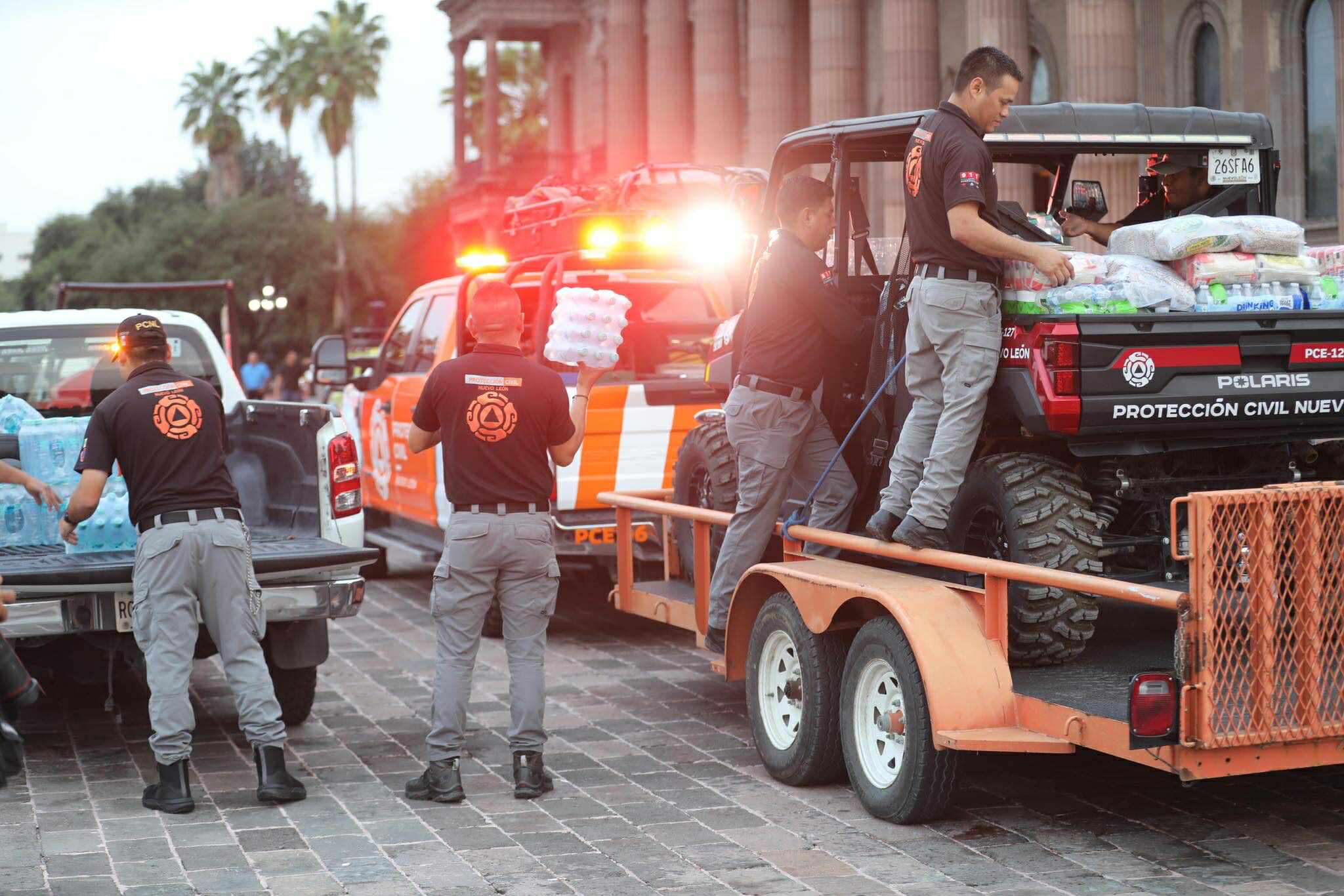 Sale contingente de Nuevo León hacia Veracruz para apoyar por inundaciones 2 566355215 2262934754154390 2081867760066597805 n