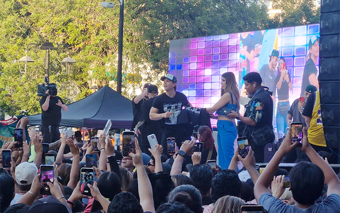 Aldo... Aldo... cientos asisten a la Macroplaza para festejar su triunfo en LCDLF (VIDEO) 2 ALDO 2
