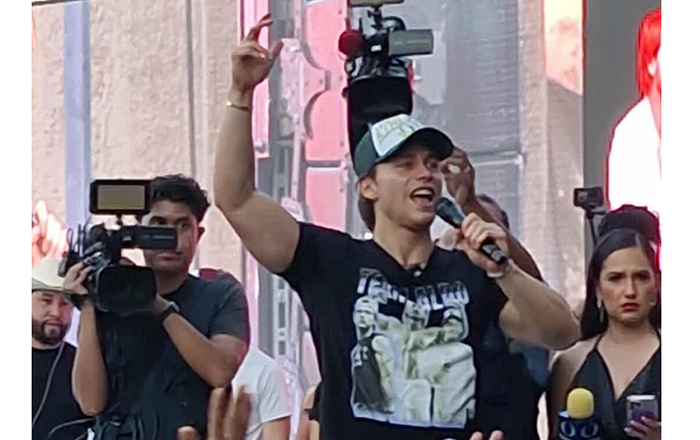 Aldo... Aldo... cientos asisten a la Macroplaza para festejar su triunfo en LCDLF (VIDEO) 3 ALDO 3