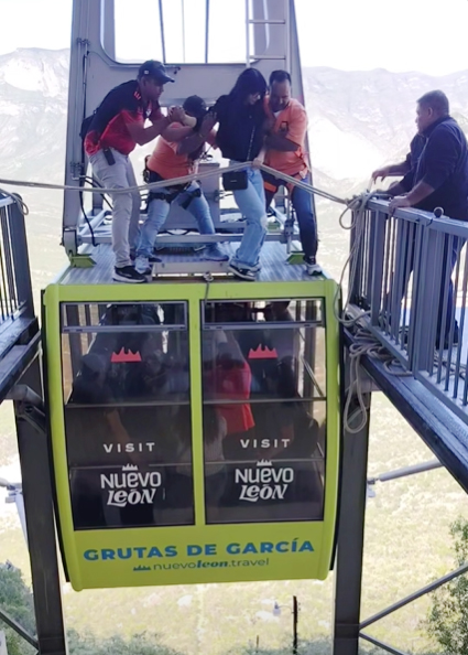 Falla teleférico en las Grutas de García (VIDEO) 1 GRUTAS GARCIA 2