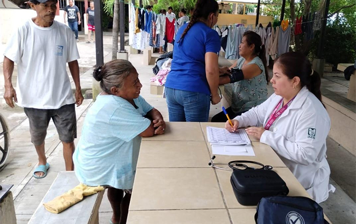 Apoyan brigadas de salud del IMSS Tamaulipas a damnificados de Veracruz 1 IMSS 2