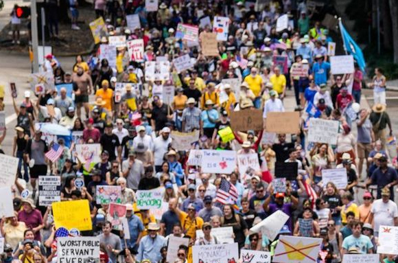 Vuelven a marchar miles de personas en contra de Trump 3 MARCHA TRUMP