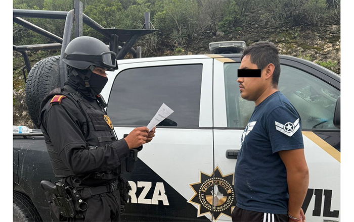 Llevaba a un perrito amarrado de su moto; es detenido 1 Rayones 2