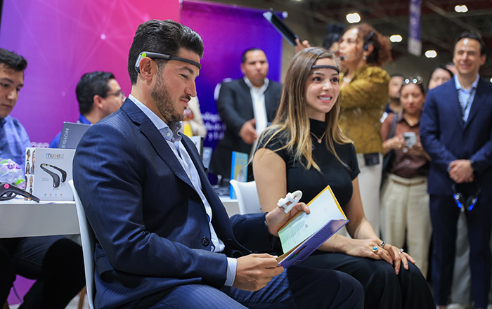 Inauguran Samuel y Mariana la Feria Internacional del Libro Monterrey 1 SAMUEL 2 2