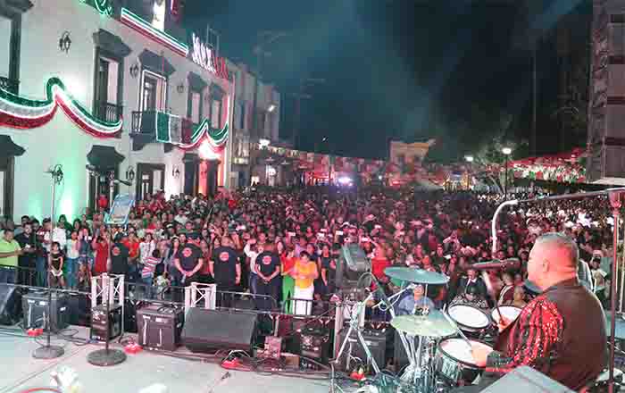 Miles de sanfernandenses celebran El Grito junto a alcaldesa Verónica Aguirre 1 SAN FER 2 1 1