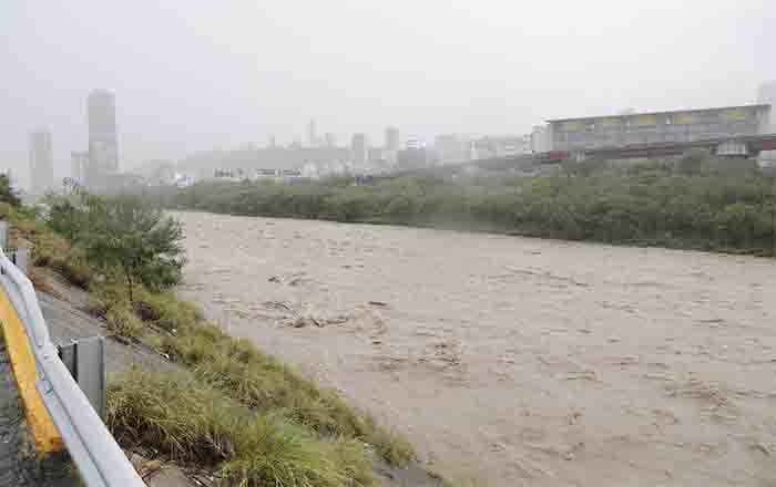 Tormenta vespertina deja cierres viales y crecida de ríos en NL 1 SANTA 2 2