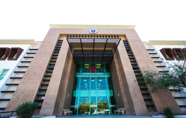 Reunirá UANL a expertos en economía y gestión empresarial 1 WhatsApp Image 2025 10 06 at 5.07.51 PM 1 e1759793467768