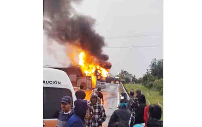 Realizan bloqueos y agresiones en Zinapécuaro 1 ZINAPECUARDO 2
