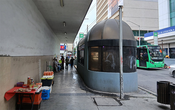 Limpian de 'fritangueros' la Zona Rosa de Monterrey (FOTOGALERÍA) 5 ZONA ROSA 6