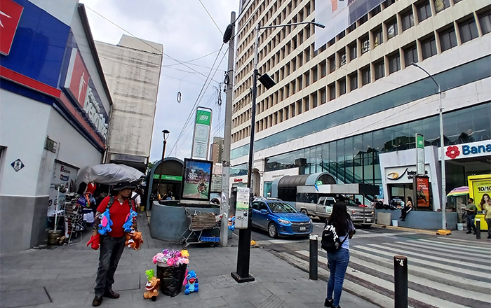 Limpian de 'fritangueros' la Zona Rosa de Monterrey (FOTOGALERÍA) 6 ZONA ROSA 8