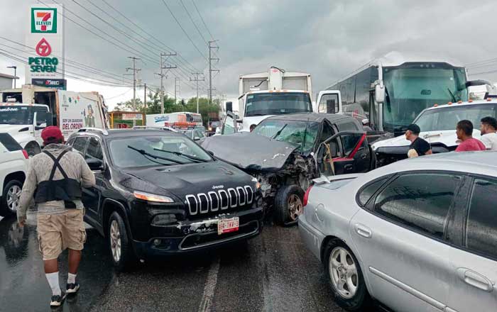 Choque carambola deja un lesionado en Reynosa 2 accide