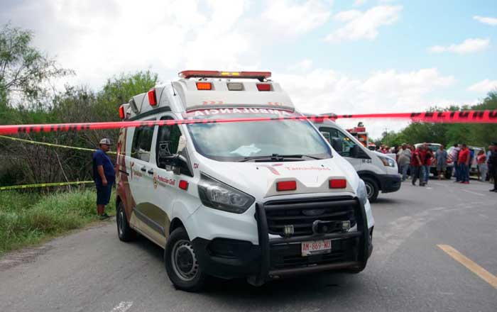 Accidente carretero en la Ribereña deja 20 alumnos lesionados 2 ambu 1
