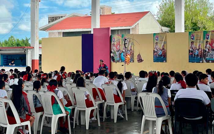 Se presenta 'Cazando Estrellas en Bicicleta' en el Festival Internacional en la Costa del Seno Mexicano 1 fag 1 3